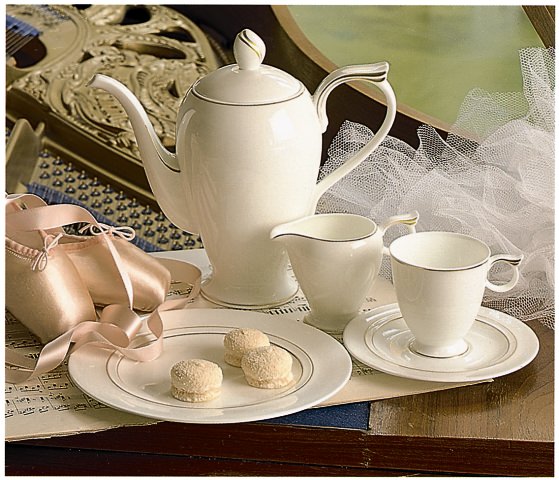 Hutschenreuther Ballerine Arabesque: Frühstücksteller 21 cm Hutschenreuther Ballerine Arabesque: Frühstücksteller 21 cm