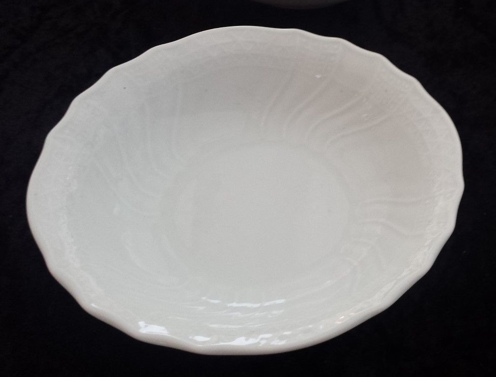 Hutschenreuther Dresden Weiss - Weiß: Dessertschälchen Durchm. 13,5 cm Hutschenreuther Dresden Weiss - Weiß: Dessertschälchen Durchm. 13,5 cm