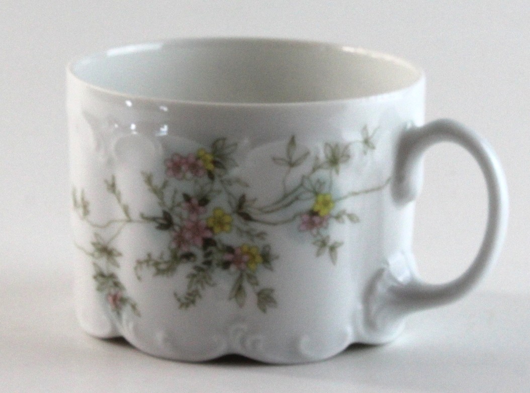 Rosenthal Monbijou Grüne Ranke: Tee-Obertasse H = 5,5 cm