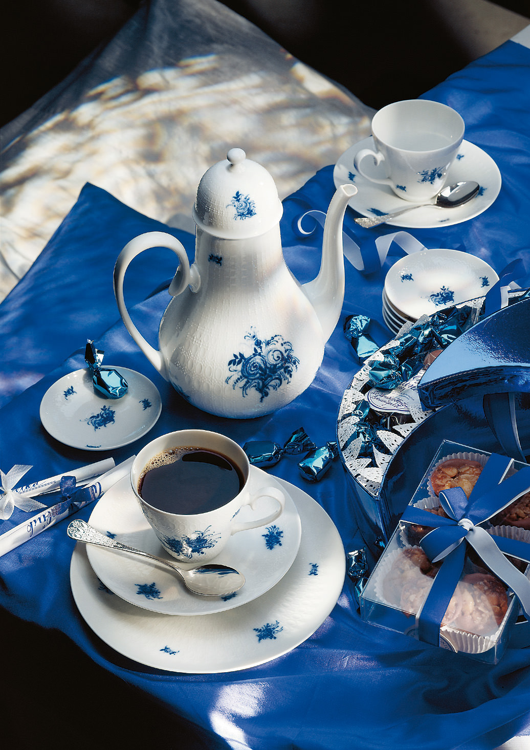 Rosenthal Romanze in Blau: Brotkorb oval 24 cm 24 x 14,2 cm Rosenthal Romanze in Blau: Brotkorb oval 24 cm 24 x 14,2 cm