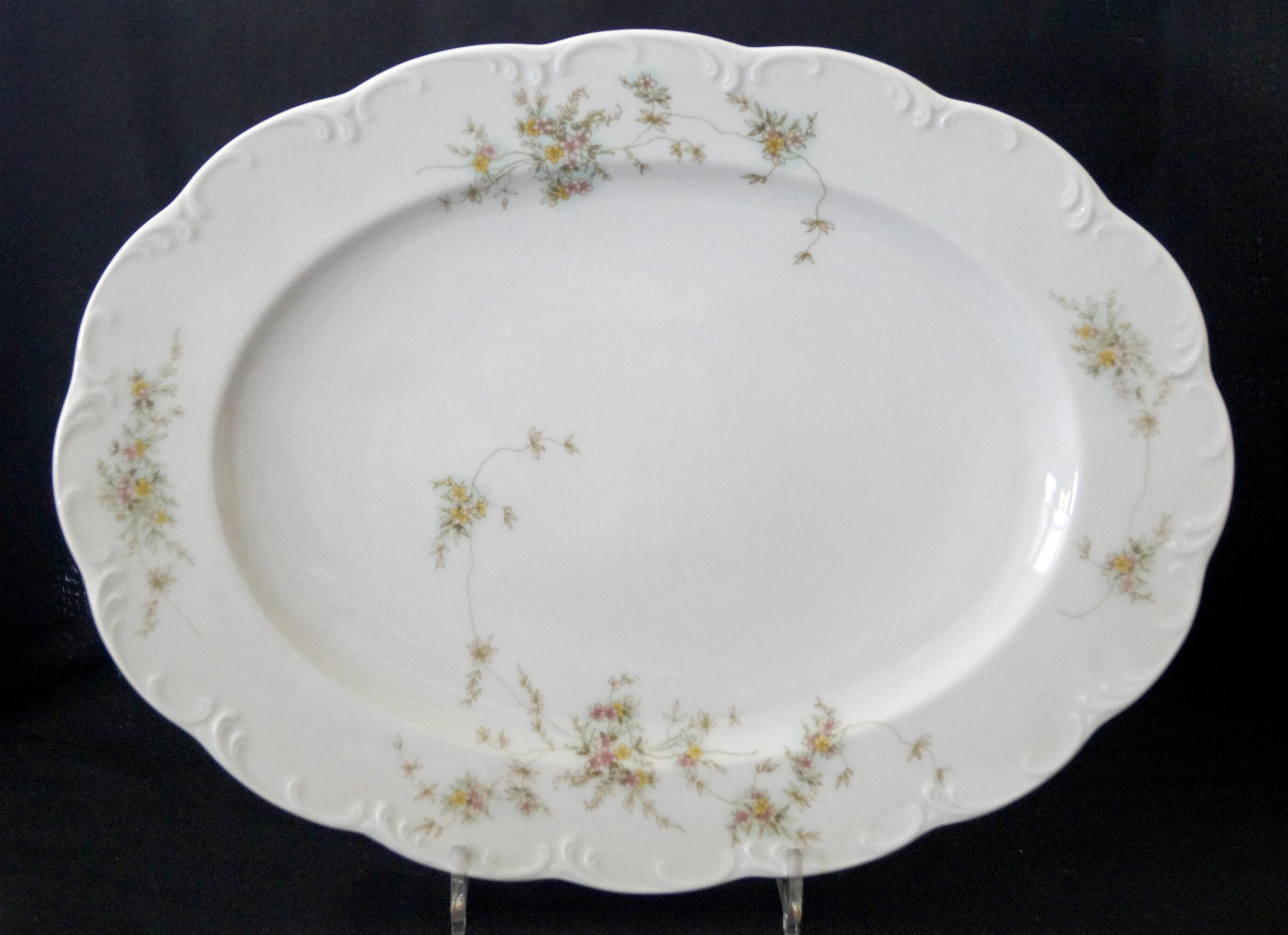 Rosenthal Monbijou Grüne Ranke: Platte 32 x 23,5 cm - etwas dickerer Scherben