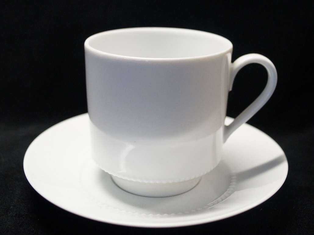 Hutschenreuther Persepolis Perlrand Weiss: Kaffeetasse 2-tlg. UT = 13,5 cm Hutschenreuther Persepolis Perlrand Weiss: Kaffeetasse 2-tlg. UT = 13,5 cm