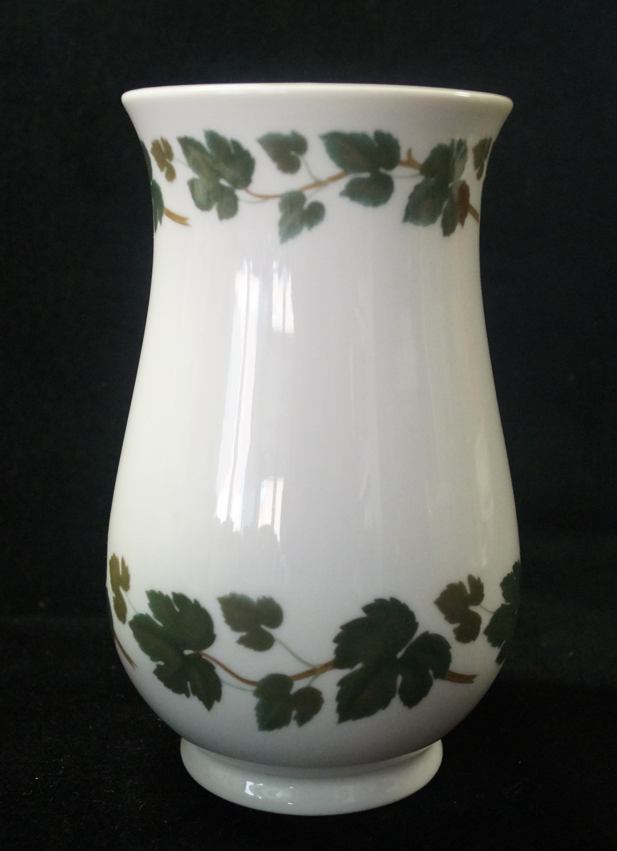 Hutschenreuther Maria Theresia Weinlaub: Vase 15 cm - bauchig