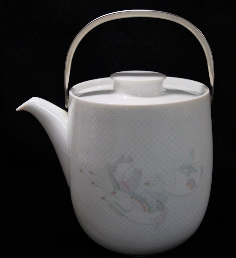 Rosnethal Century Volare: Kaffeekanne für 6 Personen 1,35 ltr. Rosnethal Century Volare: Kaffeekanne für 6 Personen 1,35 ltr.