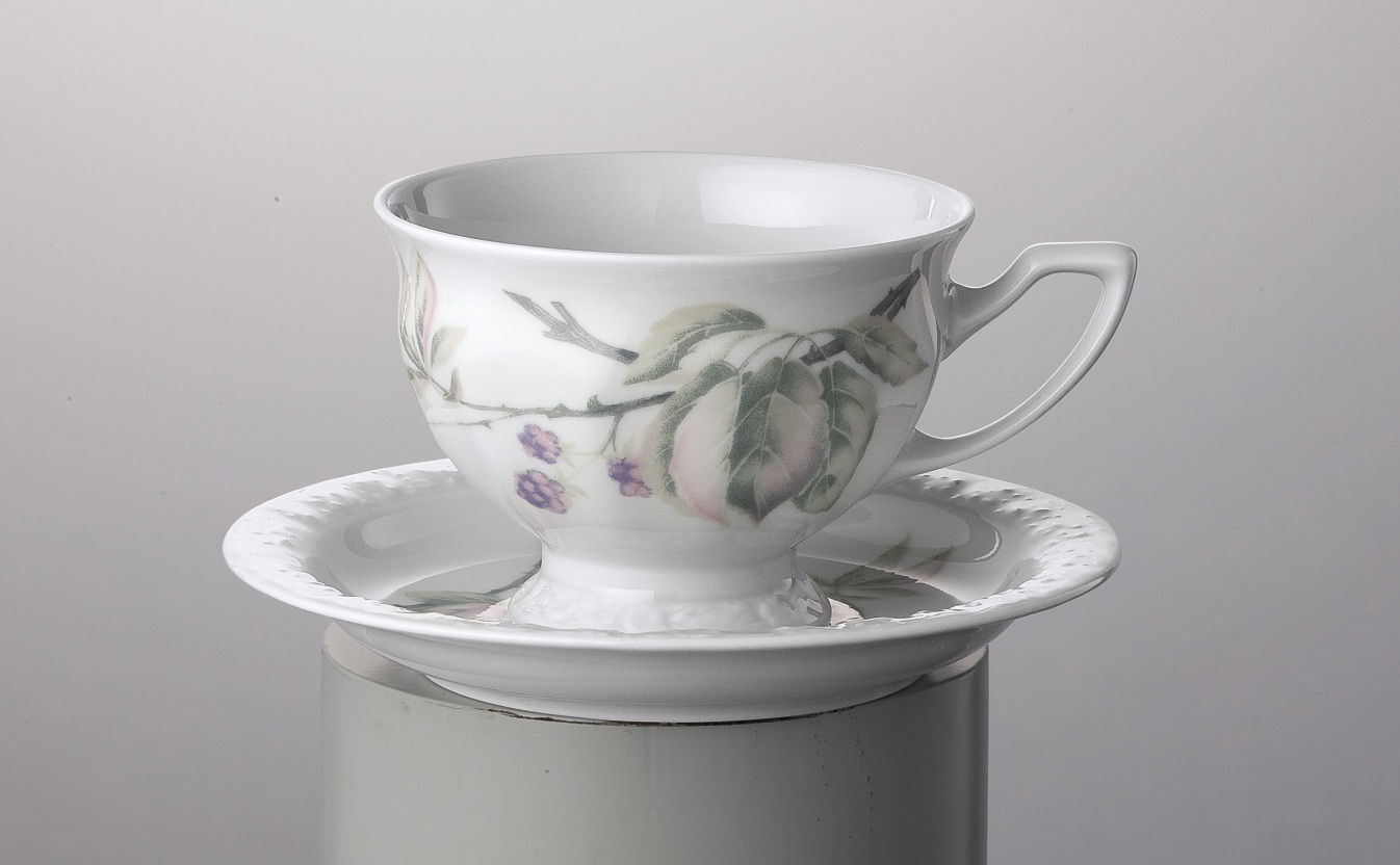 Rosenthal Maria Brombeere: Kaffeetasse 2-tlg. h = 6,5 Durchm: 9 cm: UT = 14 cm