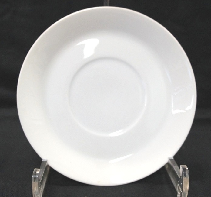 Rosenthal Berlin Weiss: Kaffee-Untertasse 13,5 cm Rosenthal Berlin Weiss: Kaffee-Untertasse 13,5 cm