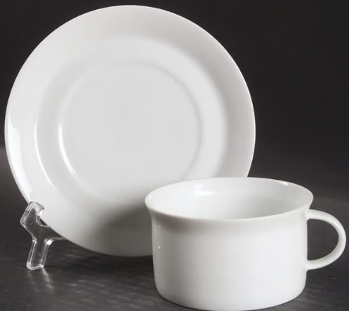 Rosenthal Berlin Weiss: Teetasse 2-tlg. Ø = 8,5 cm; H = 5 cm; UT = 14,2 cm;  Rosenthal Berlin Weiss: Teetasse 2-tlg. Ø = 8,5 cm; H = 5 cm; UT = 14,2 cm;