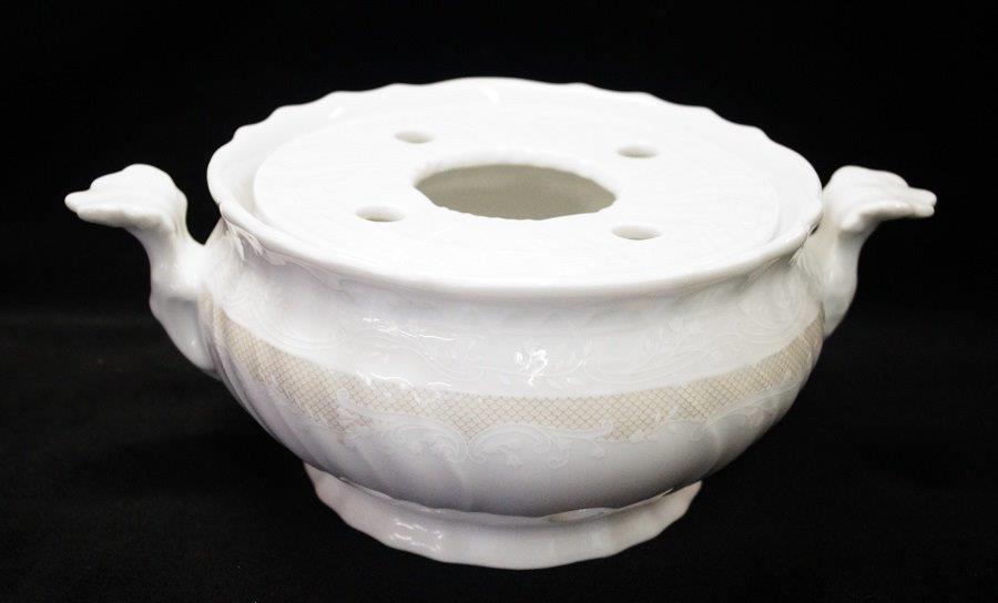 Hutschenreuther Dresden Diadem: Stövchen H = 7,5 cm> Durchm. = 13,5 cm Hutschenreuther Dresden Diadem: Stövchen H = 7,5 cm> Durchm. = 13,5 cm