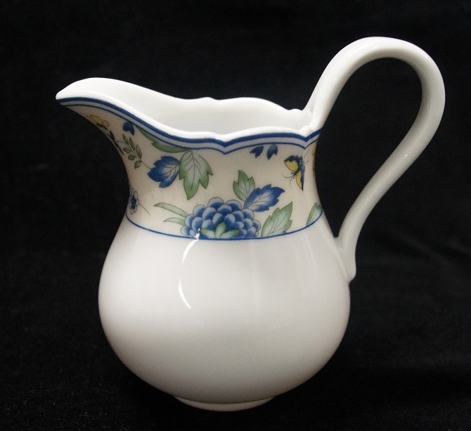 Hutschenreuther Maria Theresia Papillon: Milchkännchen für 2 Personen 0,10 ltr. Hutschenreuther Maria Theresia Papillon: Milchkännchen für 2 Personen 0,10 ltr.