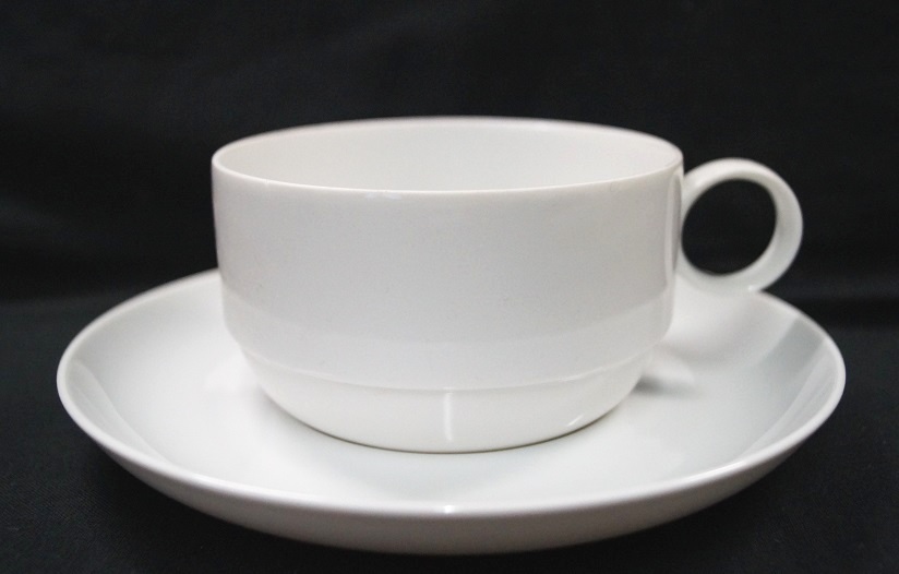 Rosenthal Duo Weiss: Teetasse 2-tlg. 0,25 ltr. H = 5 cm, Durchm. = 8,7 cm, UT = 15 cm