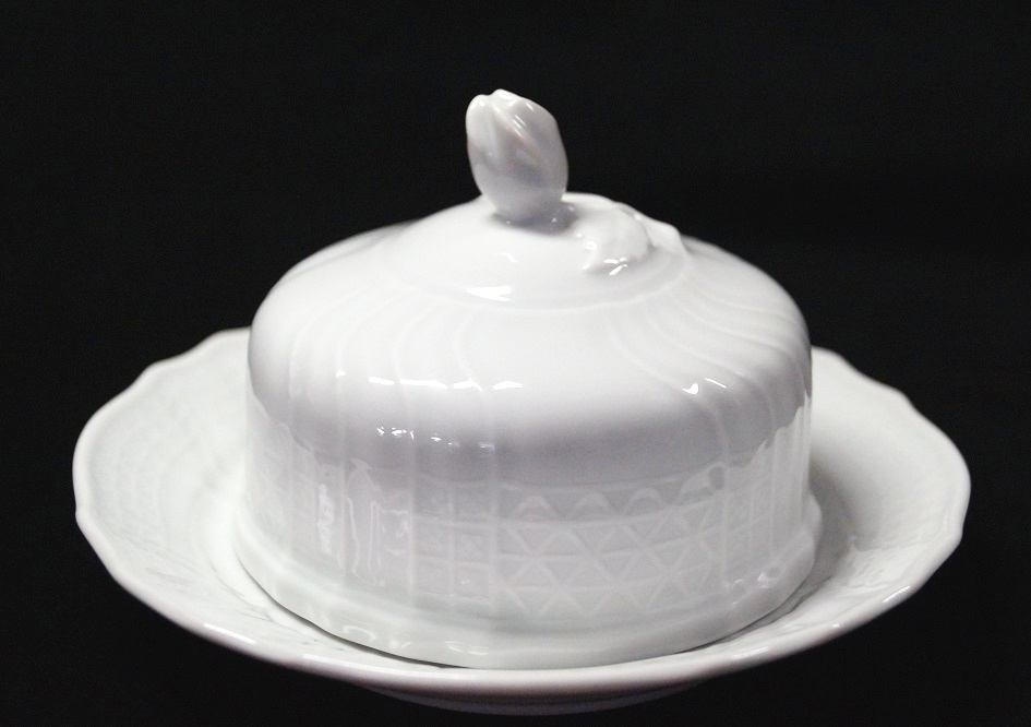 Hutschenreuther Dresden Weiss - Weiß: Butterdose 250 gr. rund / Oberteil/Butterglocke Ø = 12 cm UT = 18 cm Hutschenreuther Dresden Weiss - Weiß: Butterdose 250 gr. rund / Oberteil/Butterglocke Ø = 12 cm UT = 18 cm