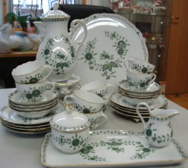 Hutschenreuther Maria Theresia Schönbrunn: Kaffeekanne f. 6 Pers. Hutschenreuther Maria Theresia Schönbrunn: Kaffeekanne f. 6 Pers.