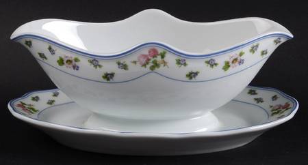 Hutschenreuther Maria Theresia Amalienburg: Sauciere mit festem Teller 0,40 ltr. - Streublümchen Hutschenreuther Maria Theresia Amalienburg: Sauciere mit festem Teller 0,40 ltr. - Streublümchen