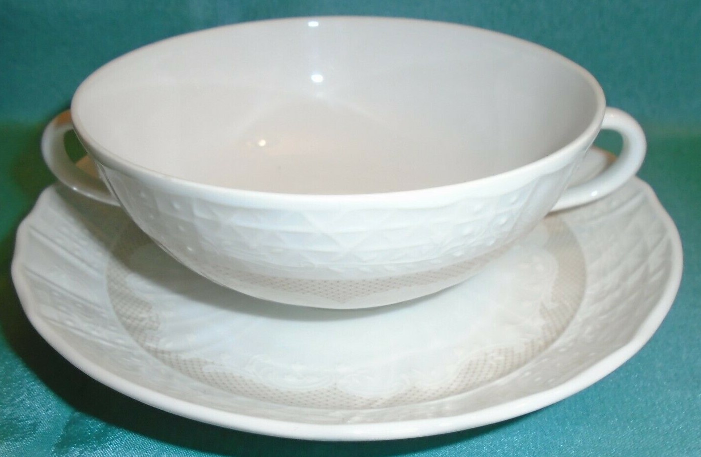 Hutschenreuther Dresden Diadem: Suppentasse 2-tlg. 0,32 ltr., UT - 16,5 cm Hutschenreuther Dresden Diadem: Suppentasse 2-tlg. 0,32 ltr., UT - 16,5 cm