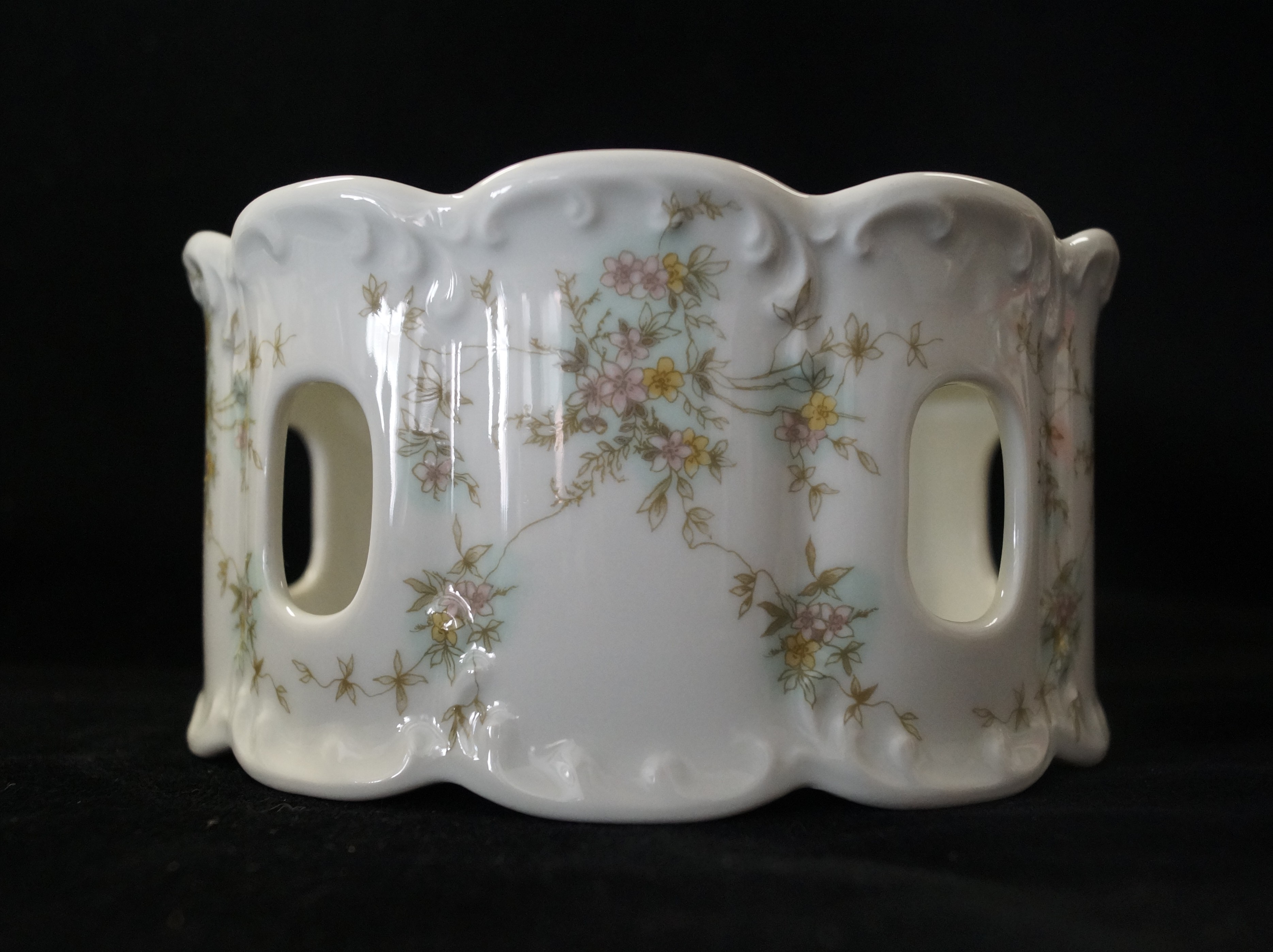 Rosenthal Monbijou Grüne Ranke: Stövchen Ø = 15 cm H = 8 cm